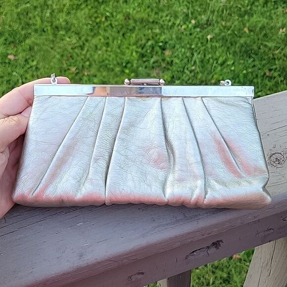 Silver clutch  - Picture 4 of 7